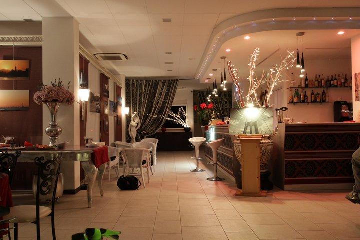 Hotel Eva Alba Adriatica Kültér fotó