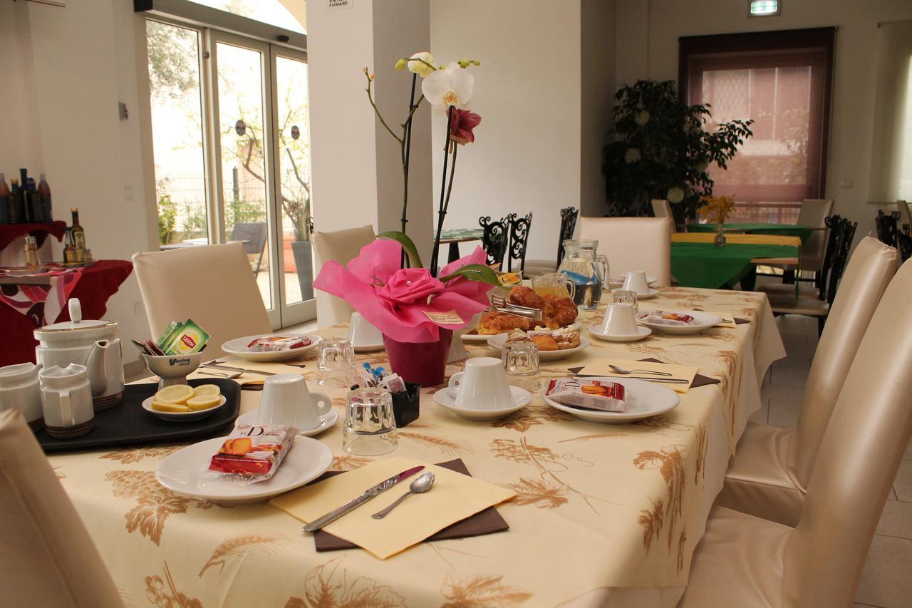 Hotel Eva Alba Adriatica Kültér fotó