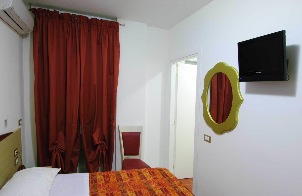 Hotel Eva Alba Adriatica Kültér fotó