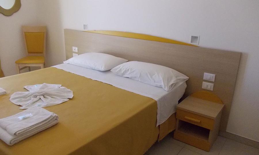 Hotel Eva Alba Adriatica Kültér fotó